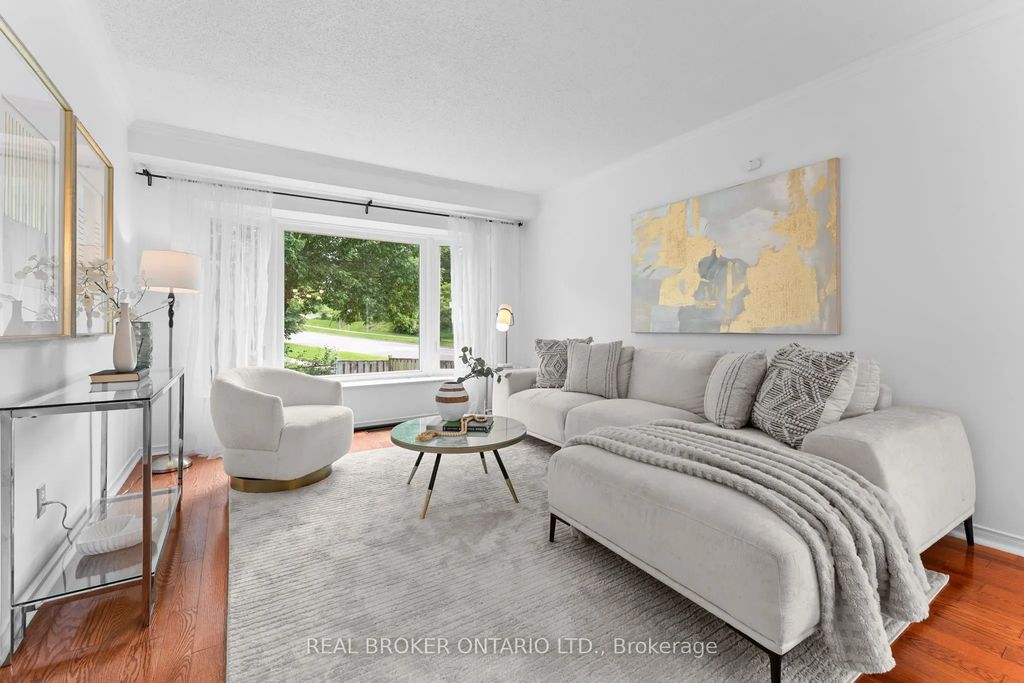 1 Baronial Court, Toronto E10