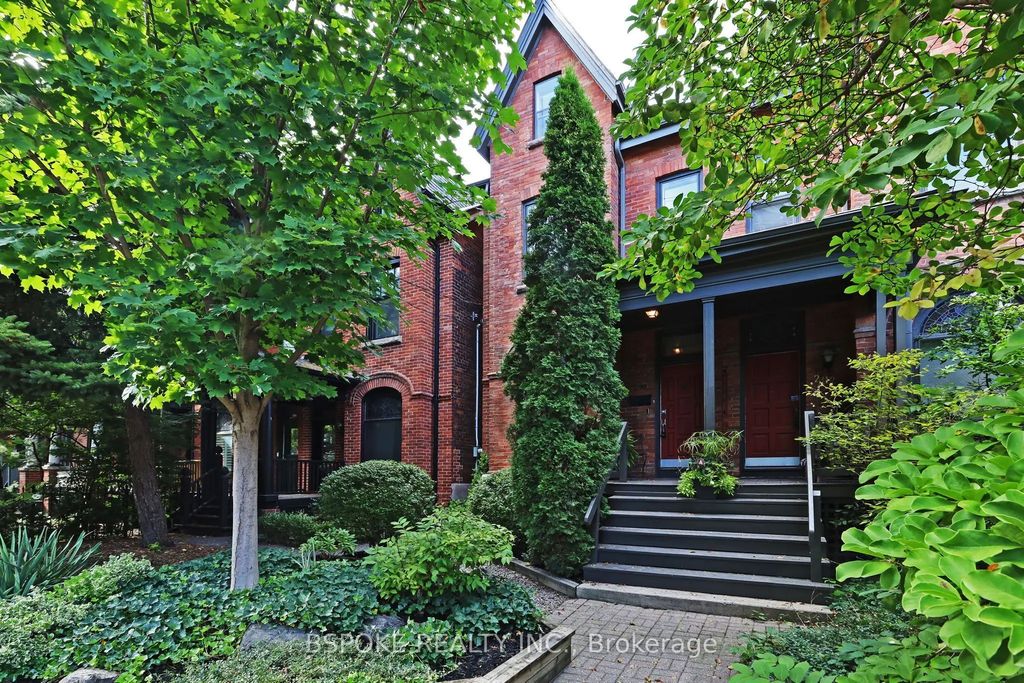 200 First Avenue, Toronto E01
