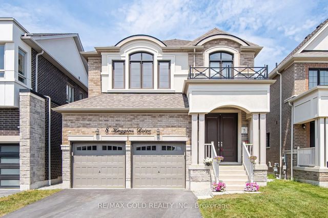 8 Huggins Drive, Whitby