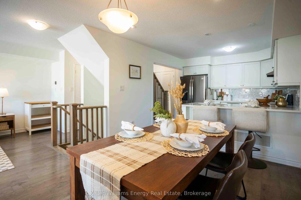 104 Howe Avenue, Toronto E04