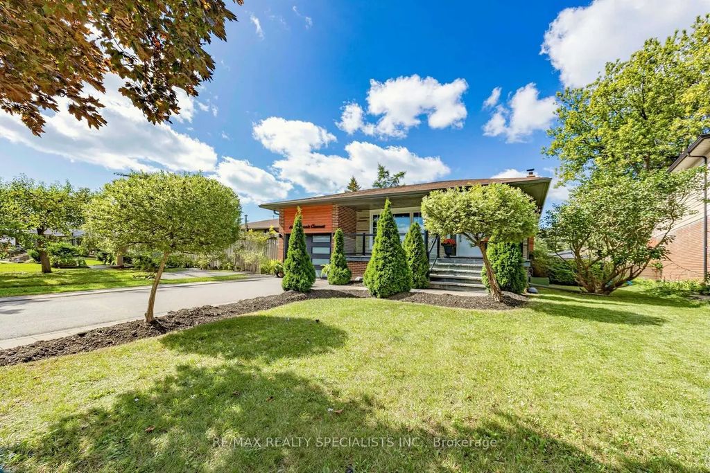16 Langevin Crescent, Toronto E10