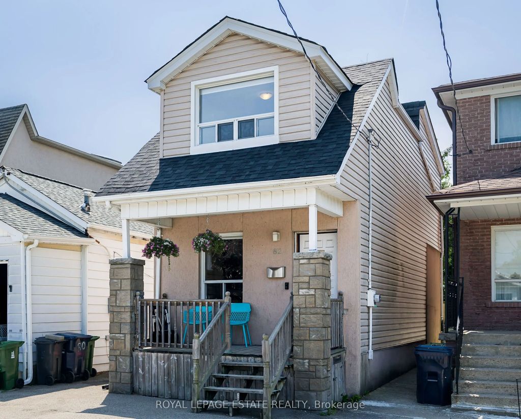 82 August Avenue, Toronto E06