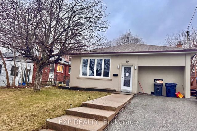 69 Hollyhedge Drive, Toronto E09