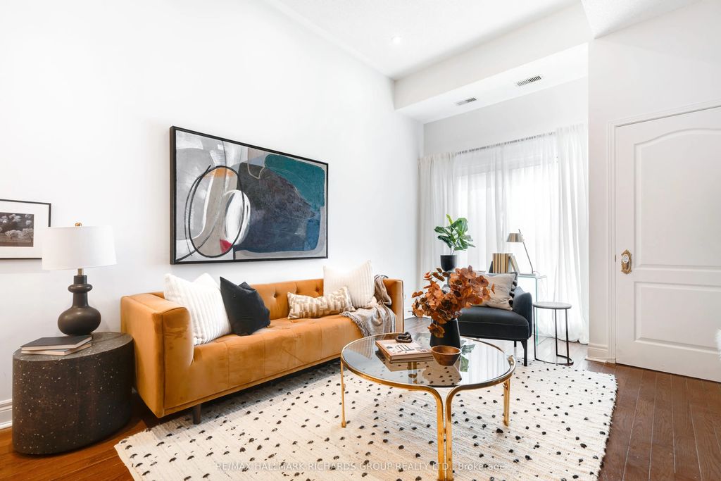 325 Kingston Road 101, Toronto E02