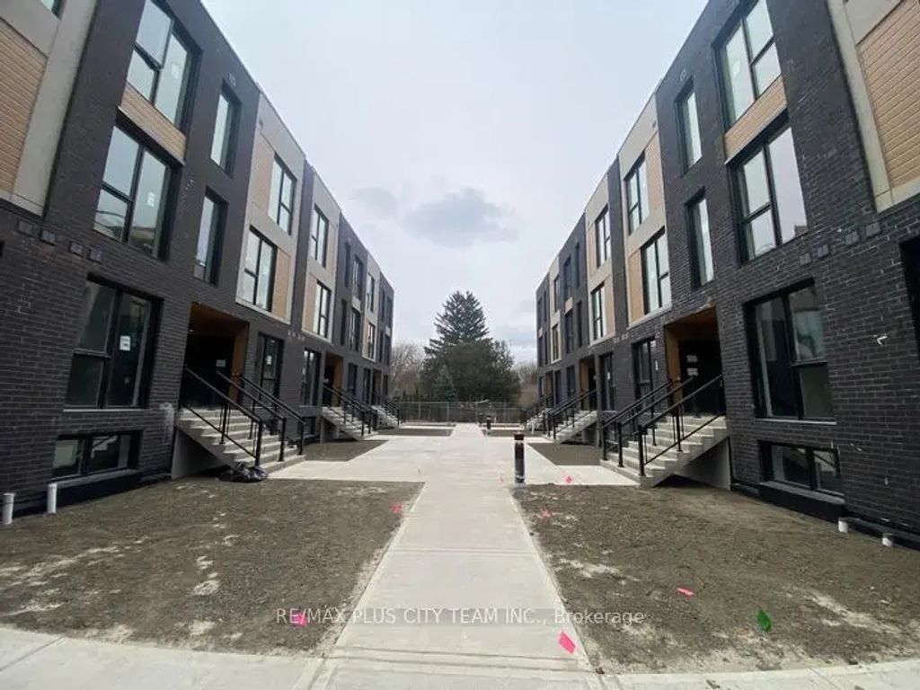 178 Clonmore Drive Blkb #9, Toronto E06