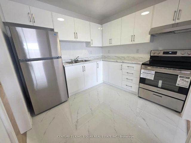 1346 Kennedy Road, Toronto E04