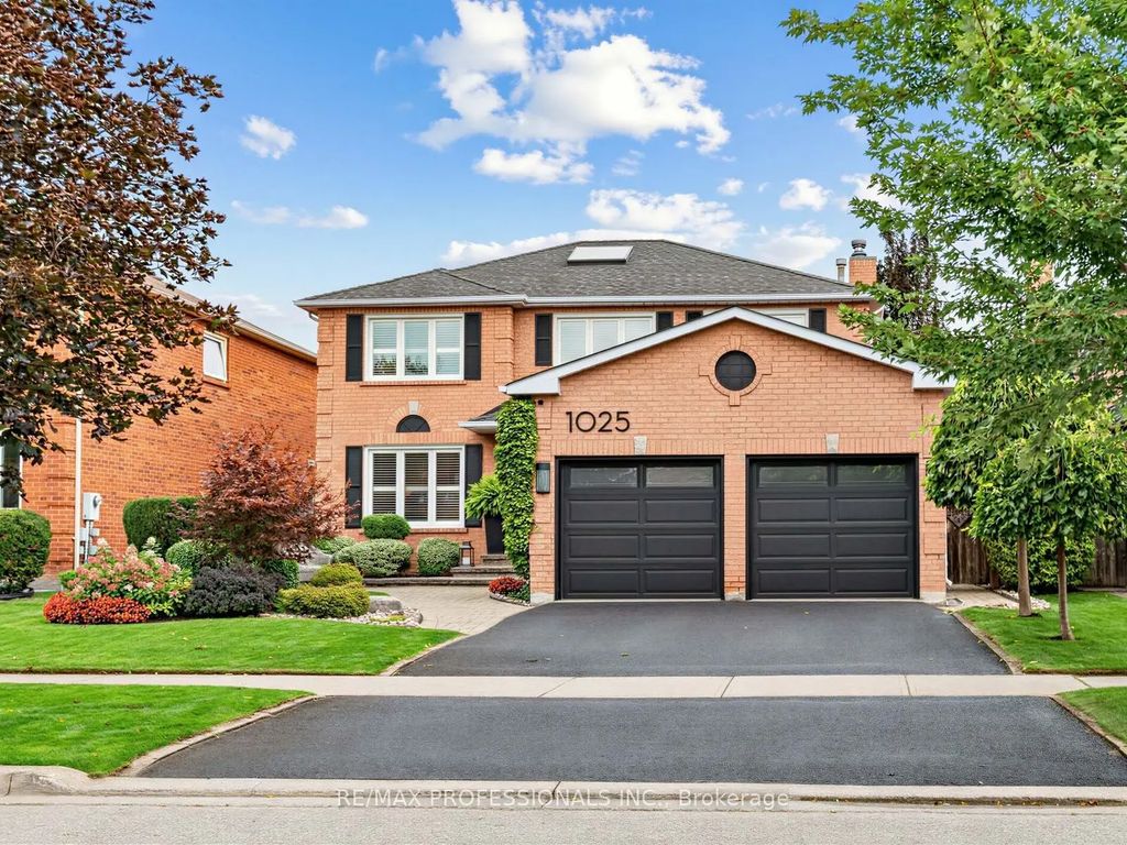 1025 Moorelands Crescent, Pickering