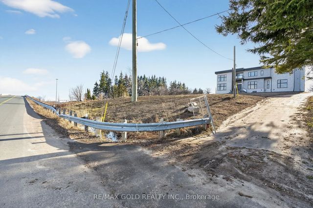 6540 Coronation Road, Whitby