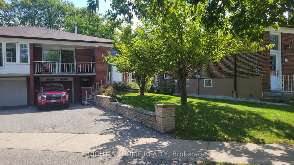 12 Fairglen Avenue, Toronto E05