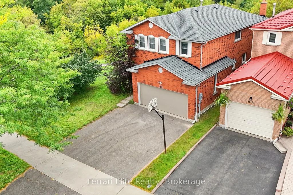 96 Mammoth Hall Trail, Toronto E11