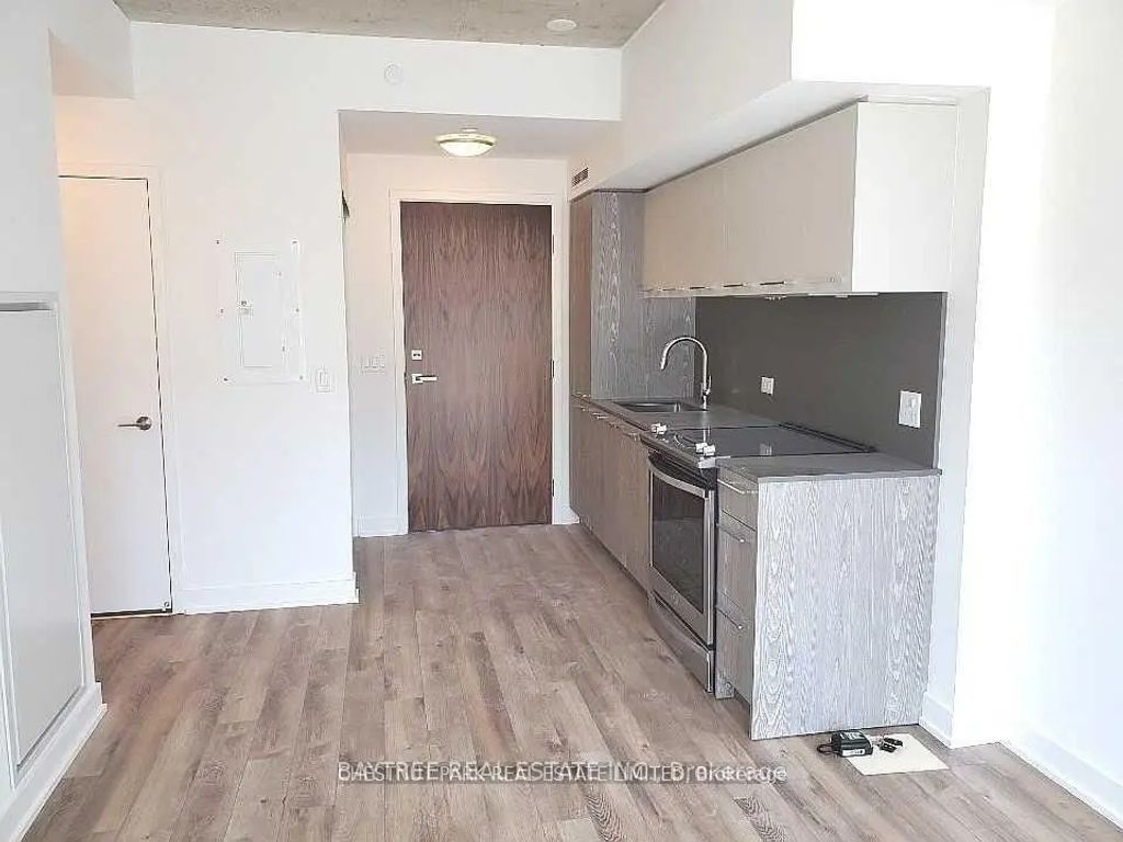 30 Baseball Place 912, Toronto E01