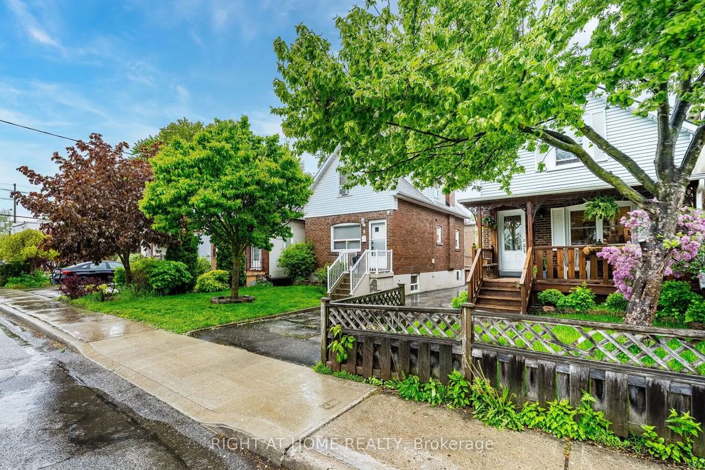 8 Savoy Avenue, Toronto E03