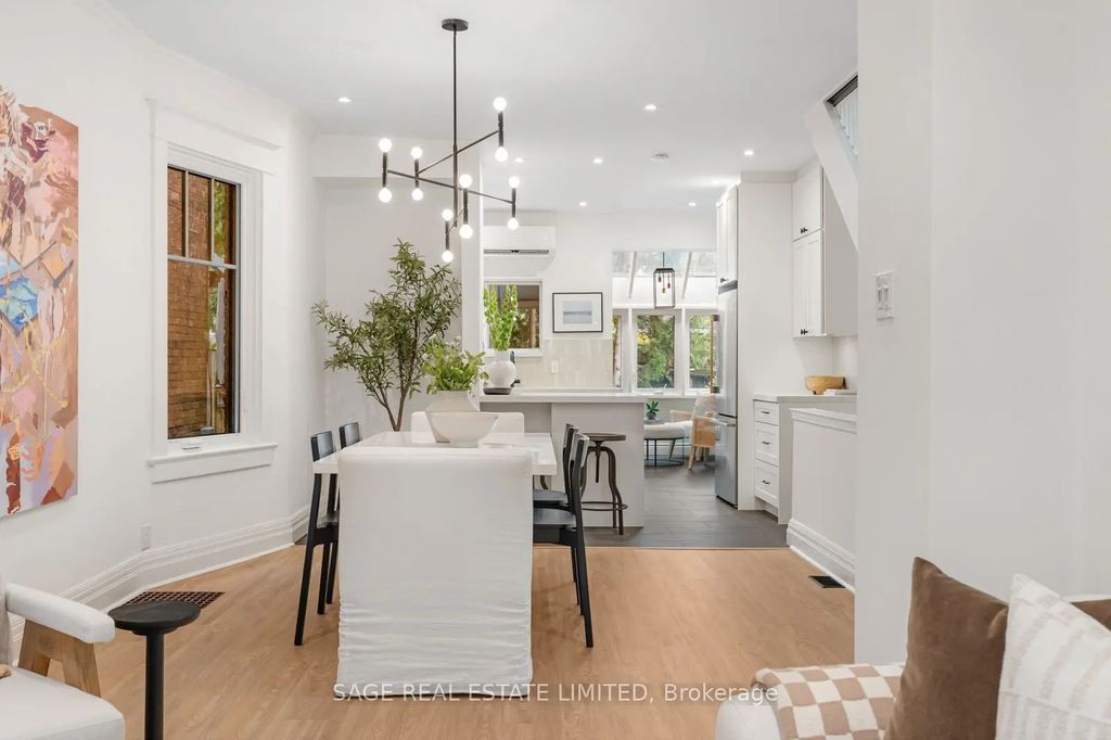 11 Bertmount Avenue, Toronto E01