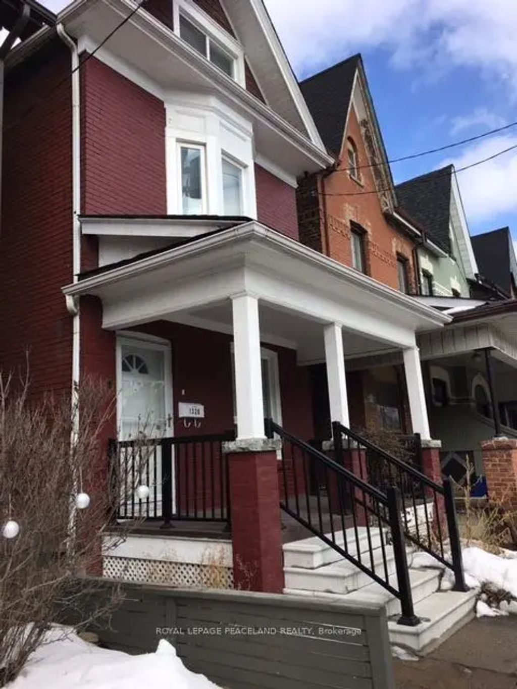 1320 Dundas Street E 2nd & 3rd Floors, Toronto E01