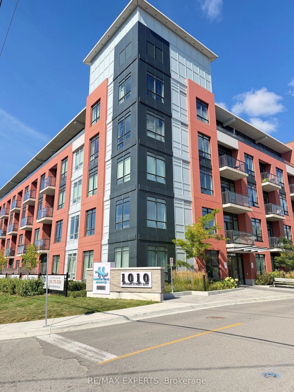 1010 Dundas Street E 518, Whitby
