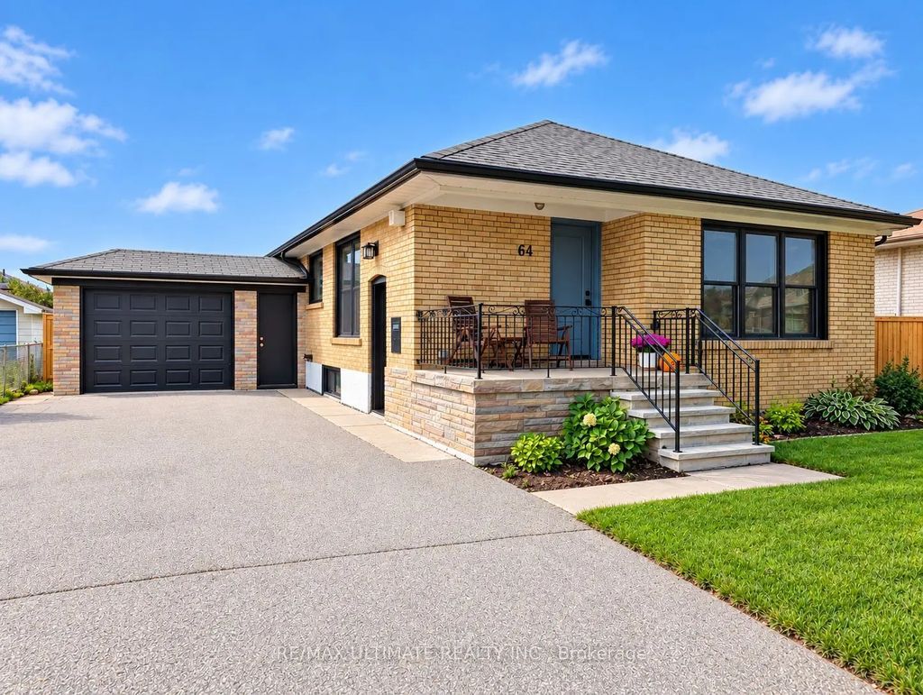 64 Hart Avenue, Toronto E04