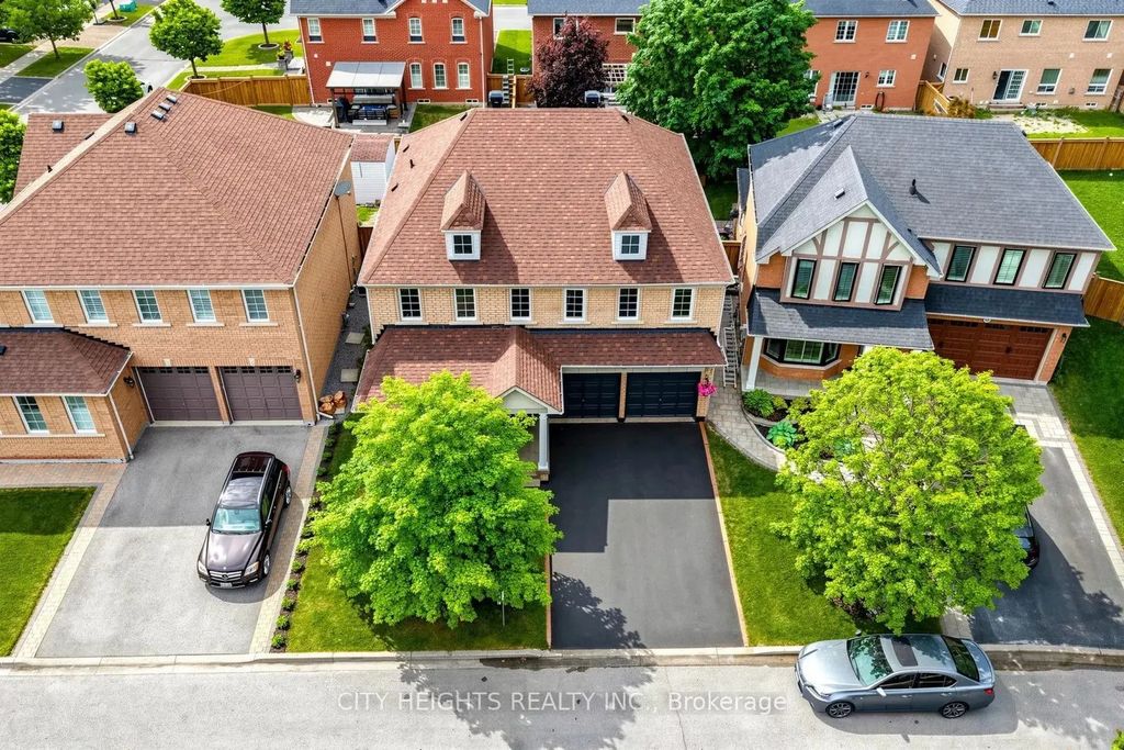 58 Bradbury Crescent Lower, Ajax