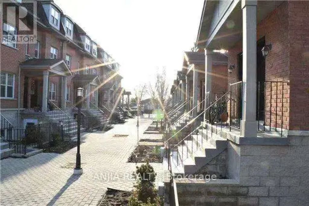 901 Kennedy Road 40, Toronto E04