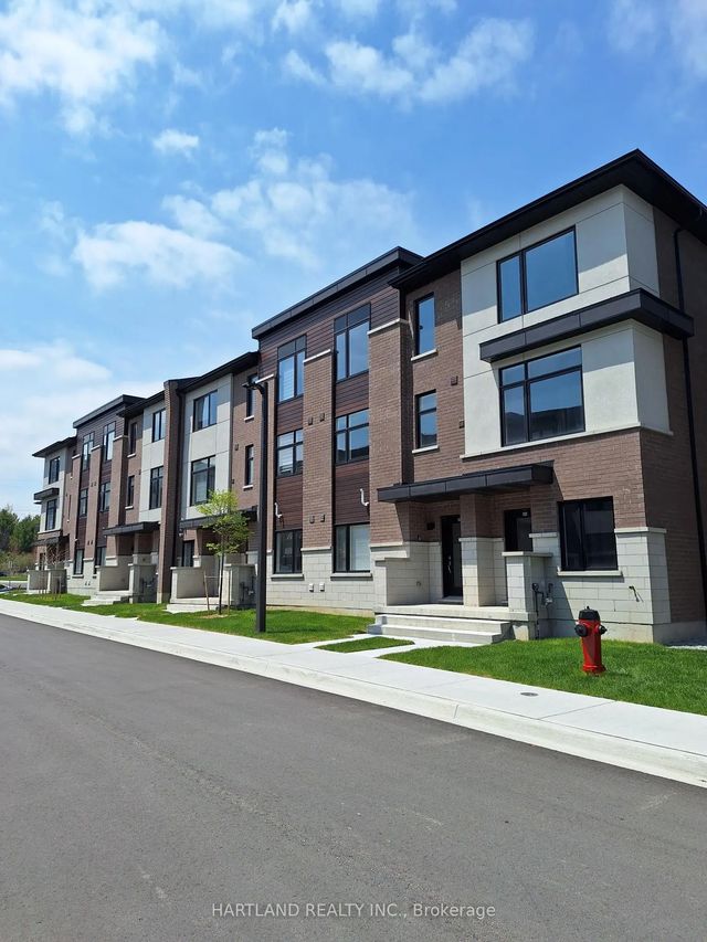 1695 Dersan Street 104, Pickering