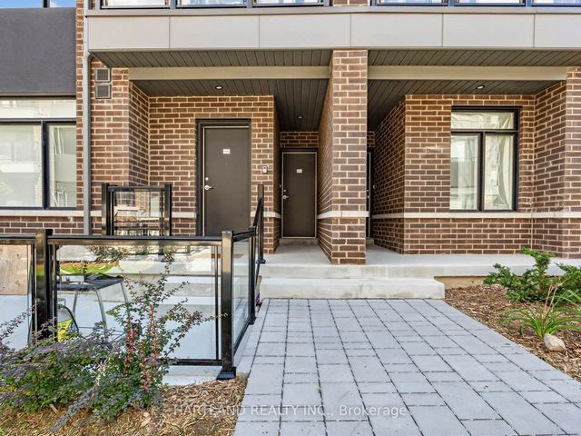 1695 Dersan Street 1310, Pickering