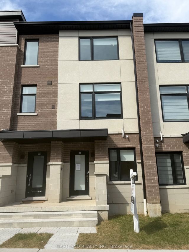 1695 Dersan Street 1205, Pickering