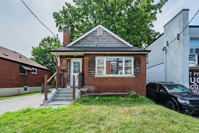 2935 St Clair Avenue E, Toronto E03