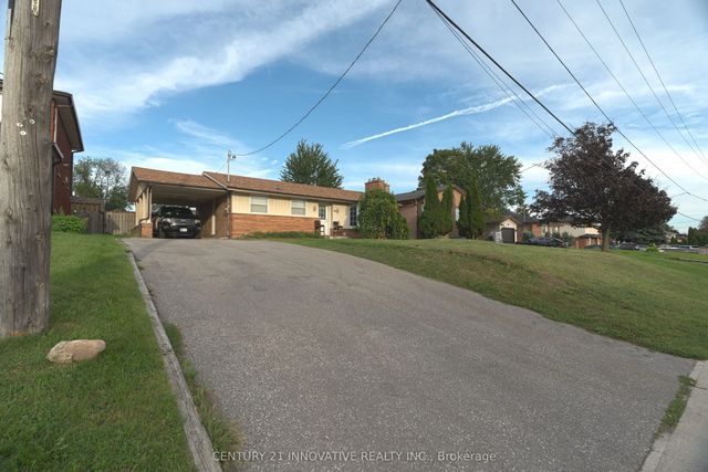 89 Thickson Road S, Whitby