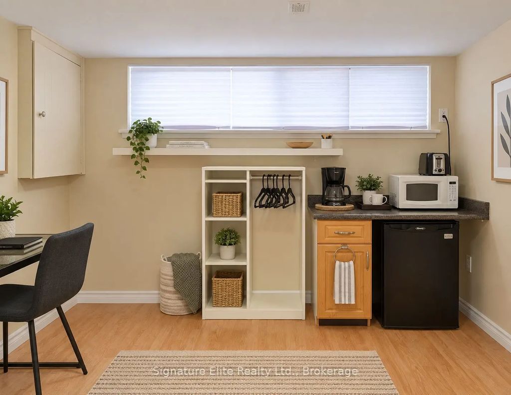 7 Kencliff Crescent Lower #b, Toronto E09