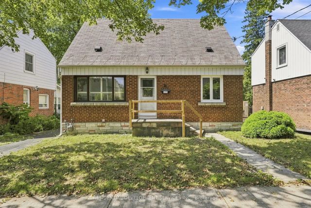 21 Eastgate Crescent, Toronto E04
