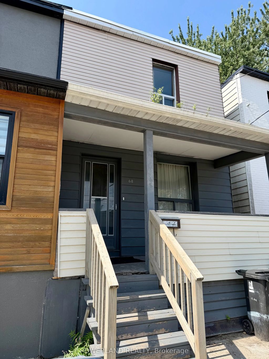 68 Carlaw Avenue Apt A, Toronto E01