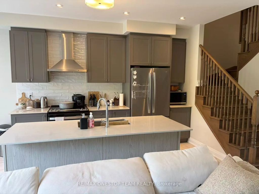 2833 Albatross Way, Pickering