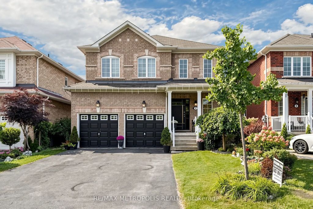 7 Oceanpearl Crescent, Whitby