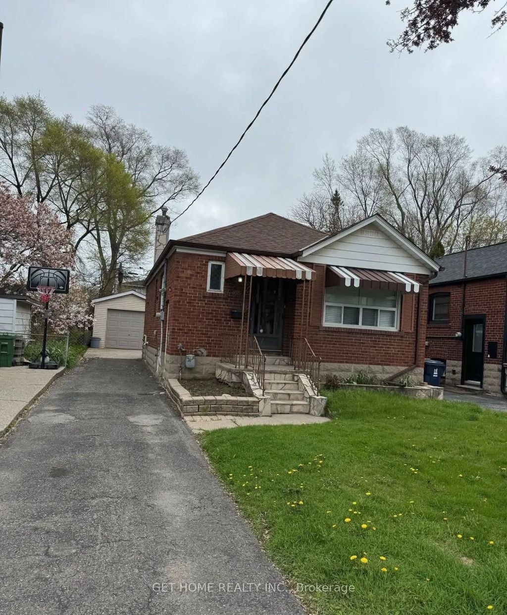 105 St Hubert Avenue Basement, Toronto E03