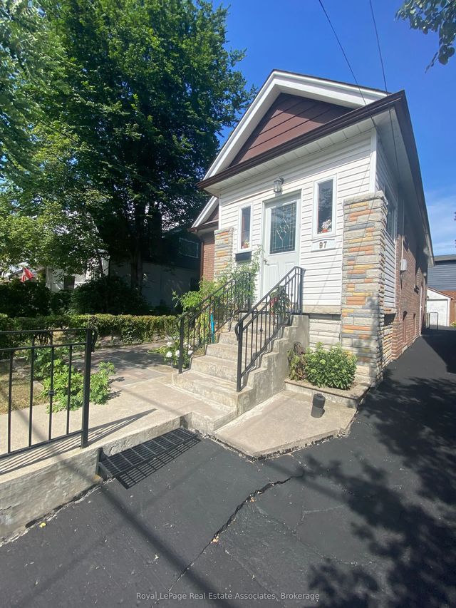 97 Oak Park Avenue Lower, Toronto E03