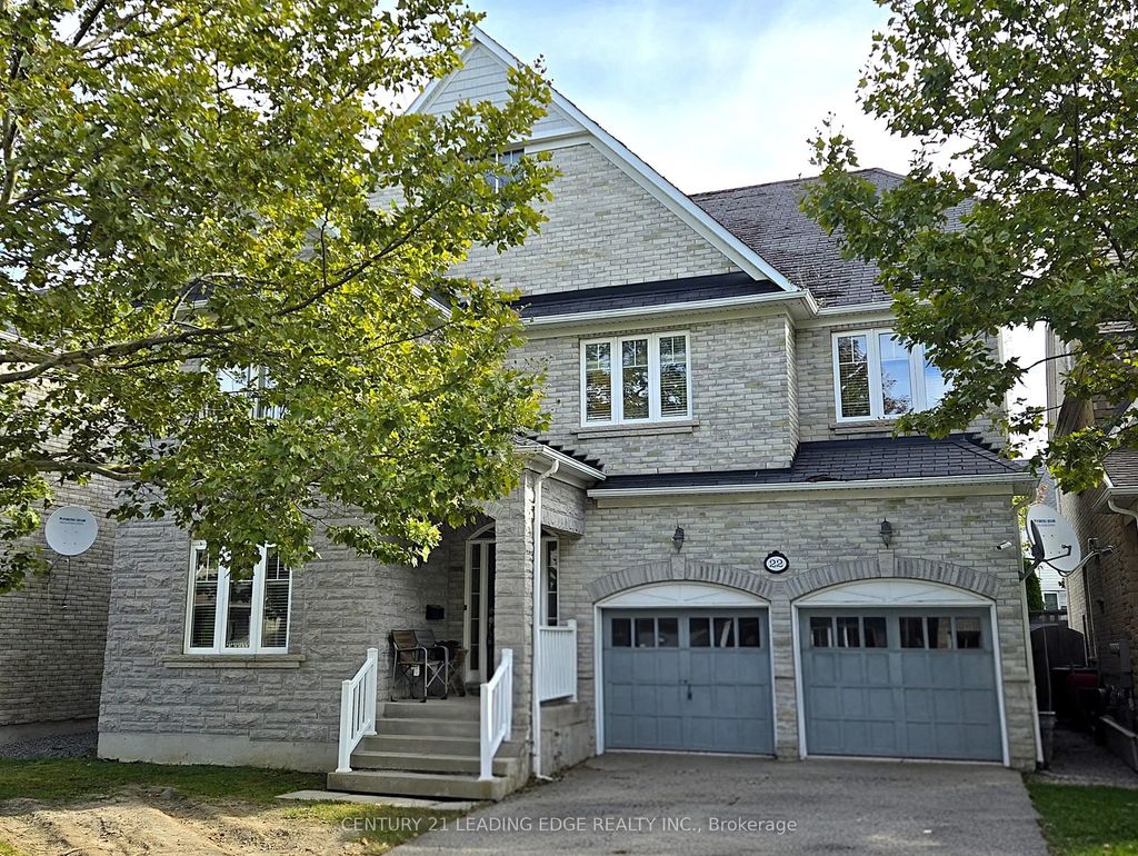 22 Westgate Avenue, Ajax