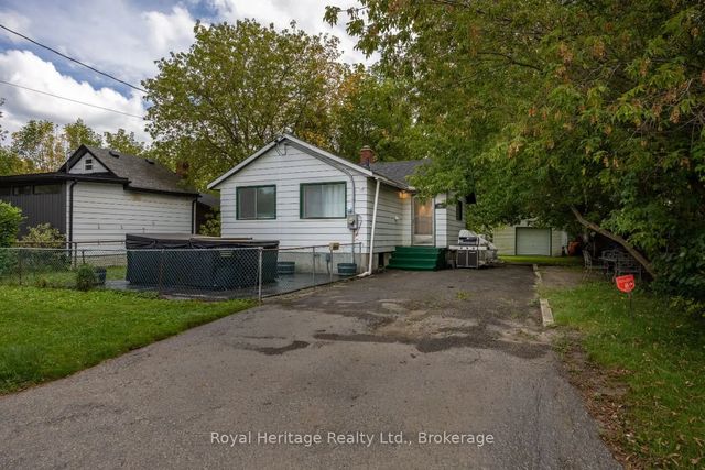 207 Valencia Road, Oshawa