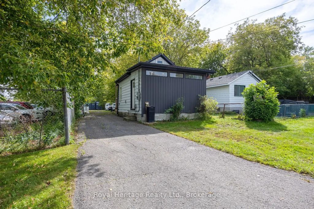 203 Valencia Road, Oshawa