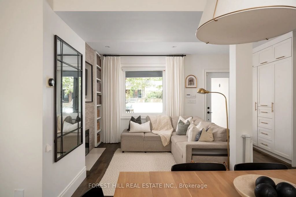 1 Balmy Avenue, Toronto E02