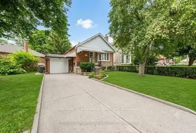 240 Parkview Hill Crescent Main, Toronto E03