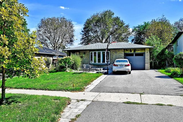14 Misthollow Square, Toronto E09
