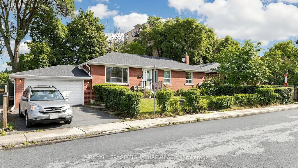 256 Ferris Road, Toronto E03