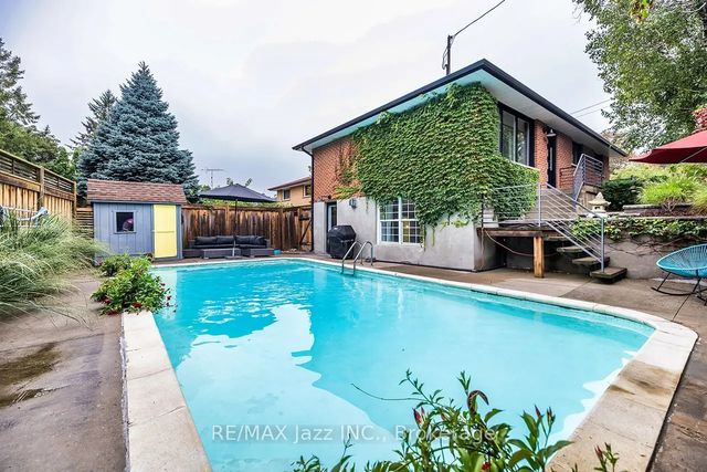1085 Willowdale Avenue, Oshawa