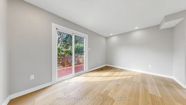 18 Tipton Crescent, Ajax