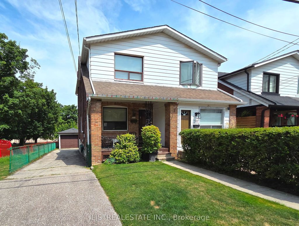 213 Blantyre Avenue, Toronto E06
