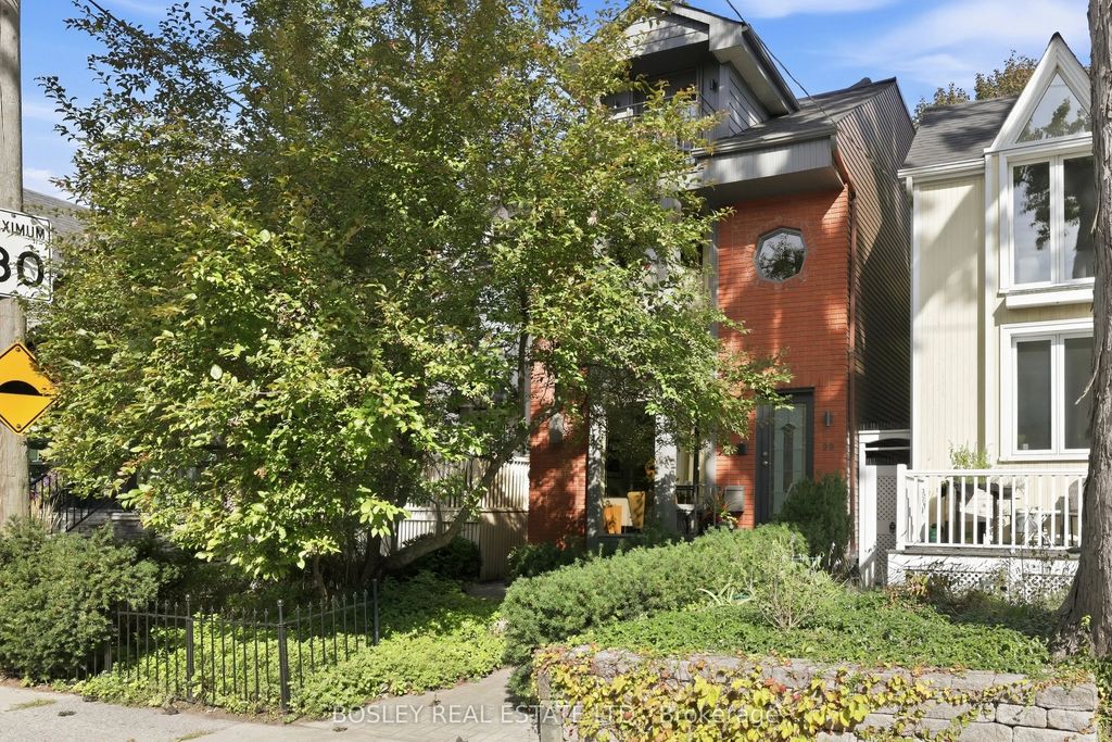 22 Cavell Avenue, Toronto E01