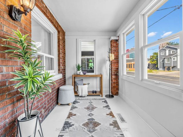 2375 Gerrard Street E, Toronto E02