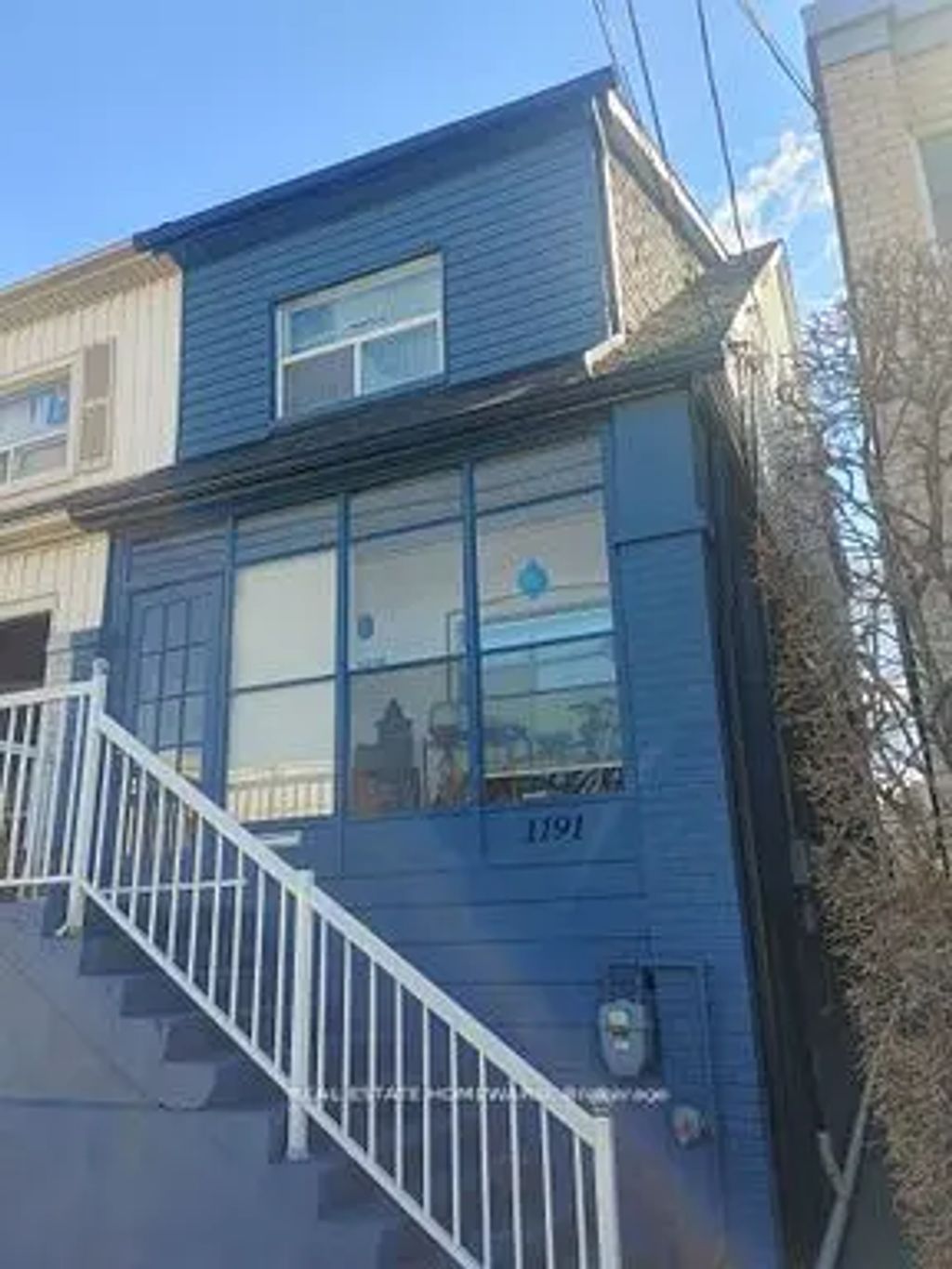 1191 Woodbine Avenue, Toronto E03