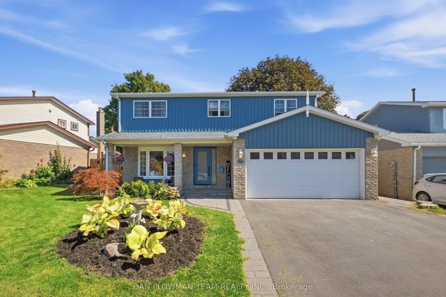 17 Rhonda Boulevard, Clarington
