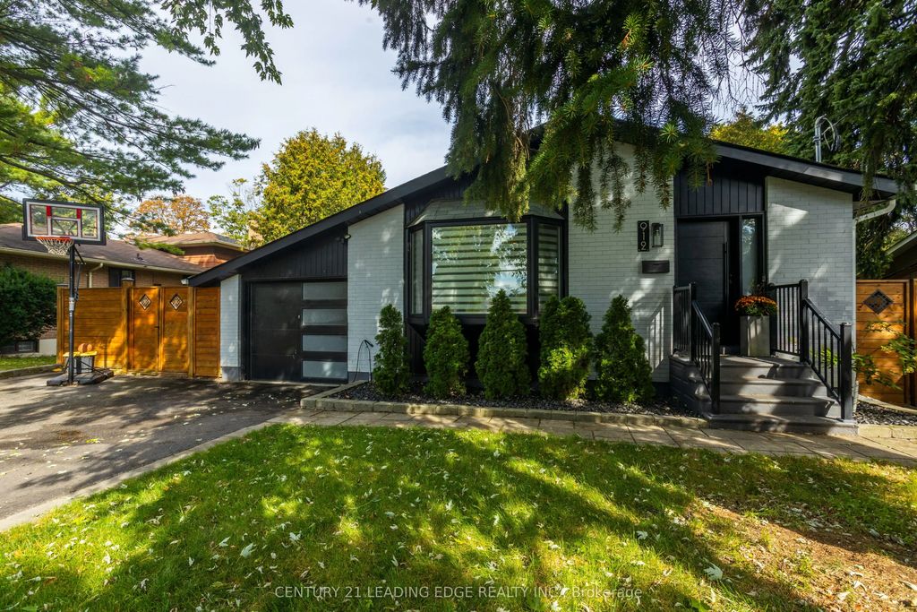 912 Vistula Drive, Pickering
