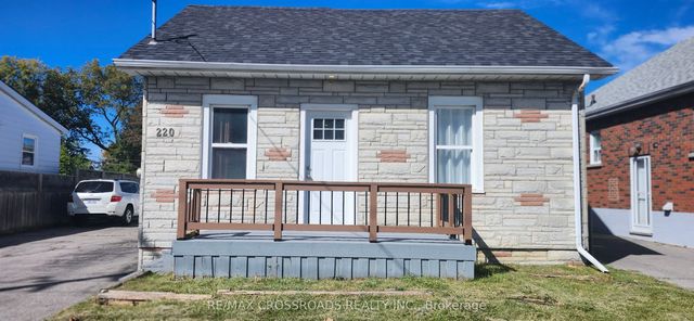 220 Mcnaughton Avenue, Oshawa